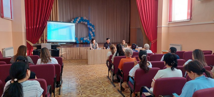 "Ата-ананың балаға бөлген уақыты -бала тәрбиесінің негізі" тақырыбында жалпы ата-аналар жиналысы